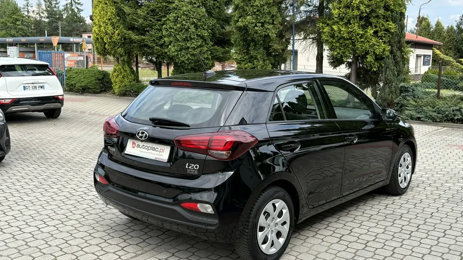 HYUNDAI i20 -