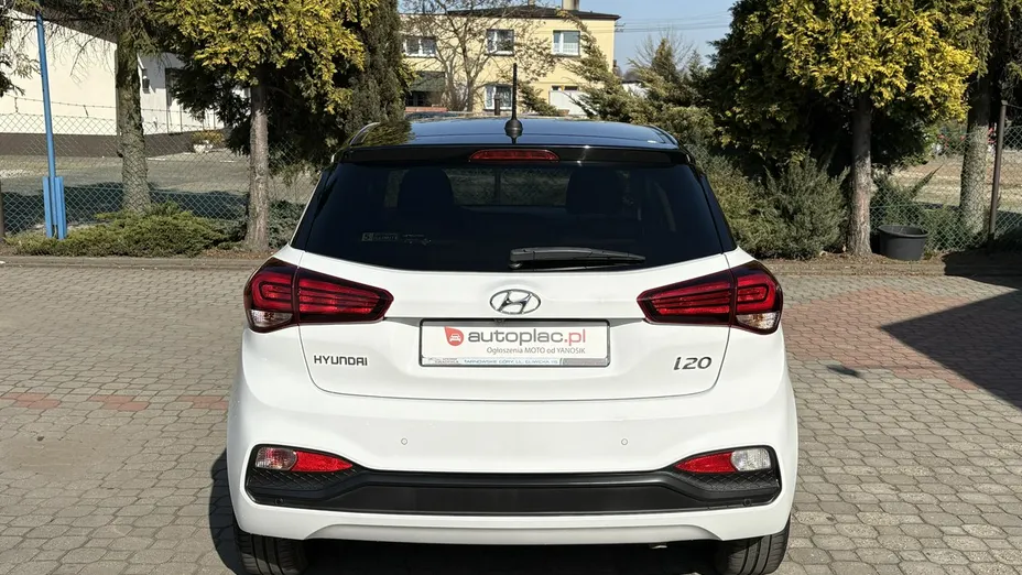 HYUNDAI i20 -