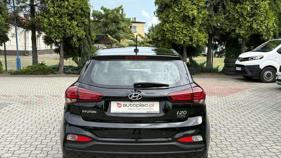 HYUNDAI i20 -