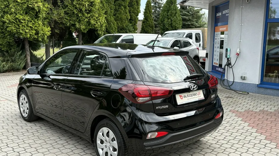 HYUNDAI i20 -