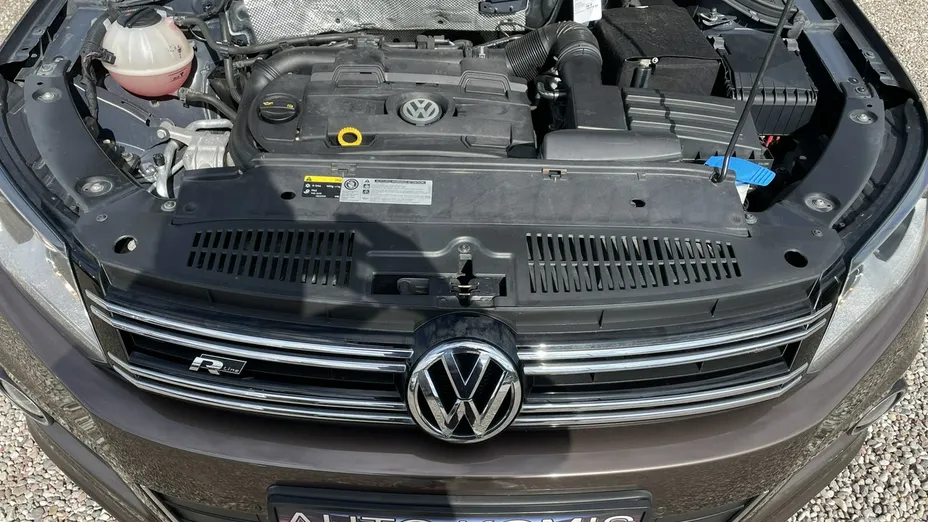 VOLKSWAGEN Tiguan -