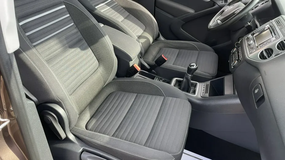 VOLKSWAGEN Tiguan -