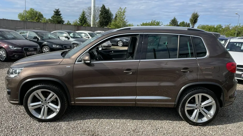 VOLKSWAGEN Tiguan -