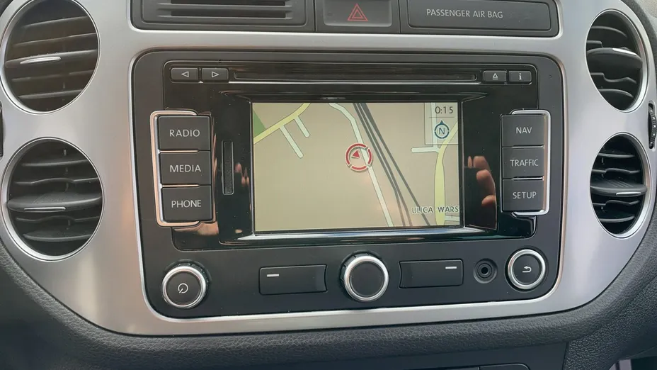 VOLKSWAGEN Tiguan -