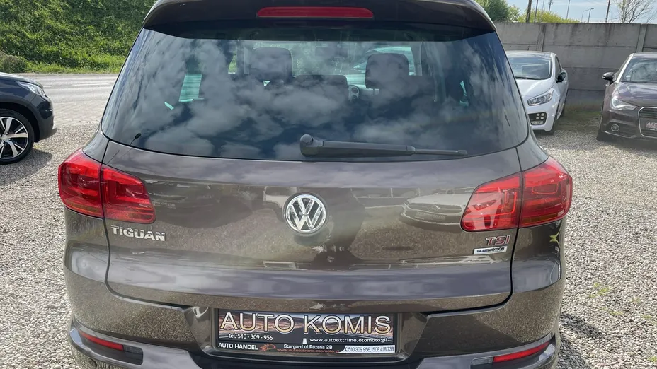 VOLKSWAGEN Tiguan -