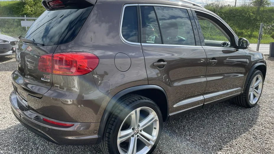 VOLKSWAGEN Tiguan -