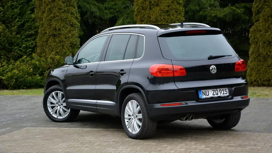 VOLKSWAGEN Tiguan -