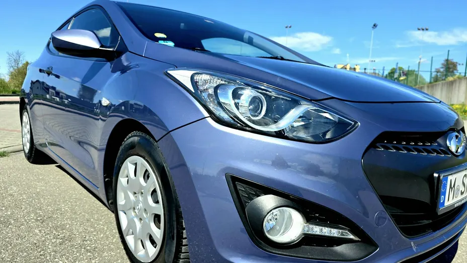 HYUNDAI i30 -
