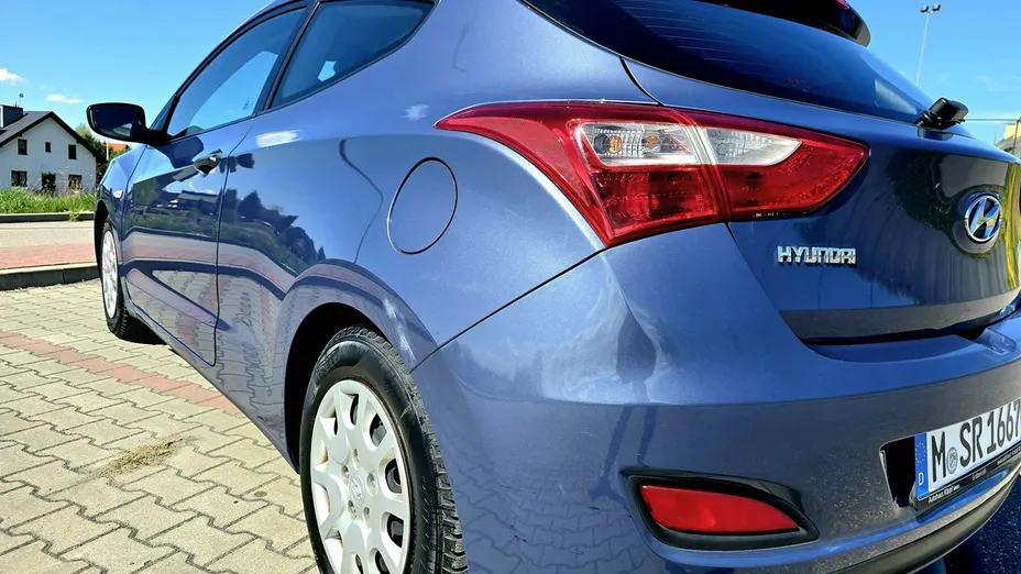 HYUNDAI i30 -