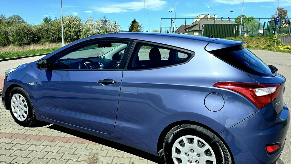 HYUNDAI i30 -