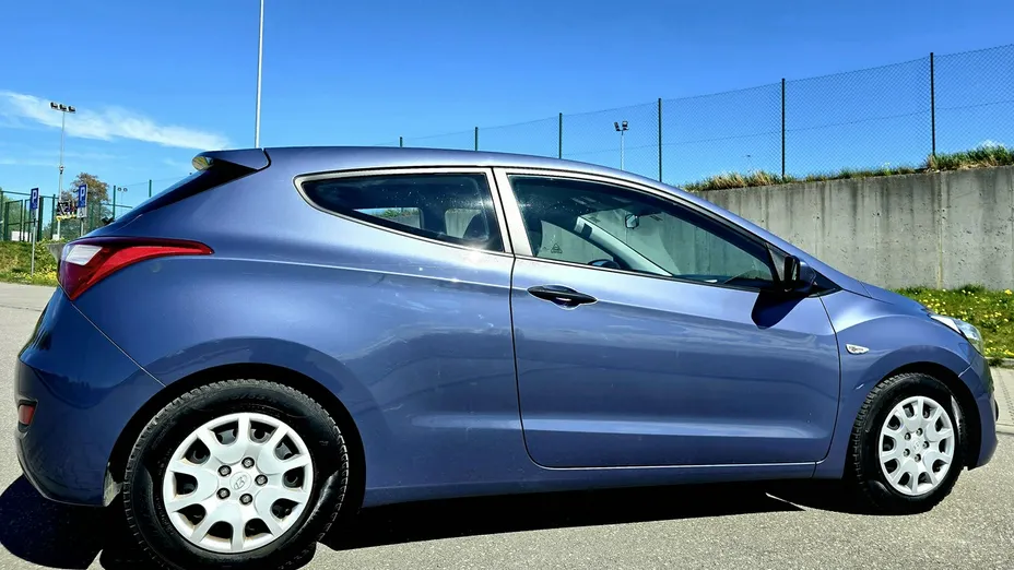HYUNDAI i30 -