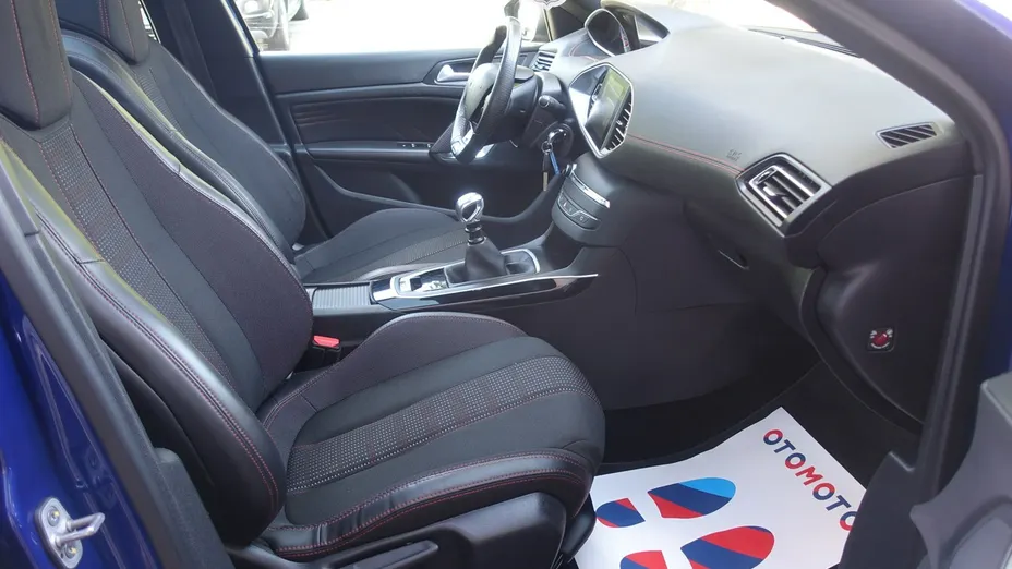 PEUGEOT 308 -