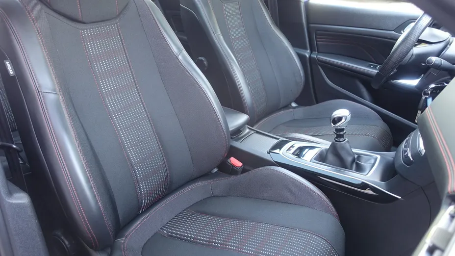 PEUGEOT 308 -