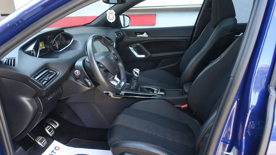PEUGEOT 308 -