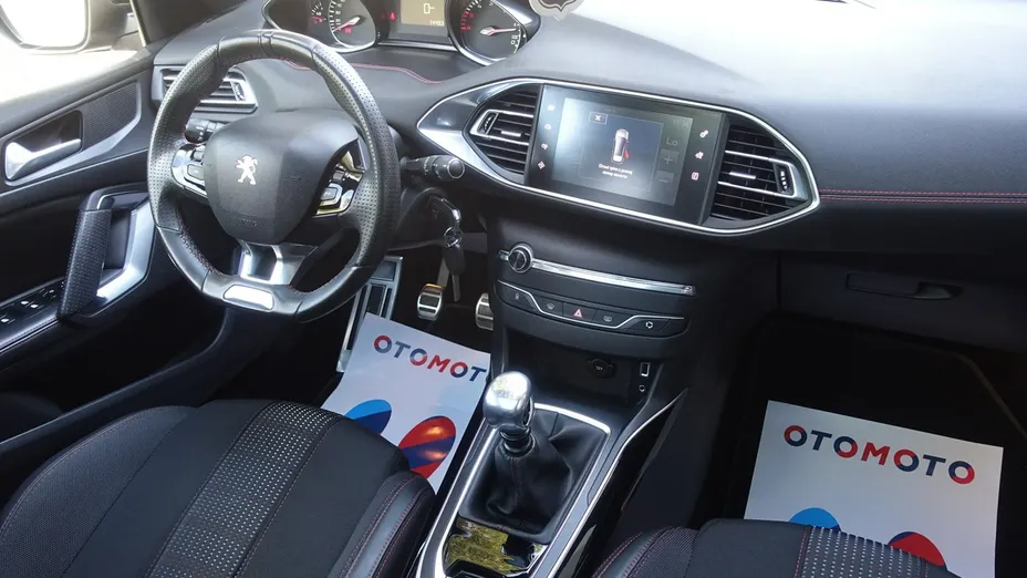 PEUGEOT 308 -