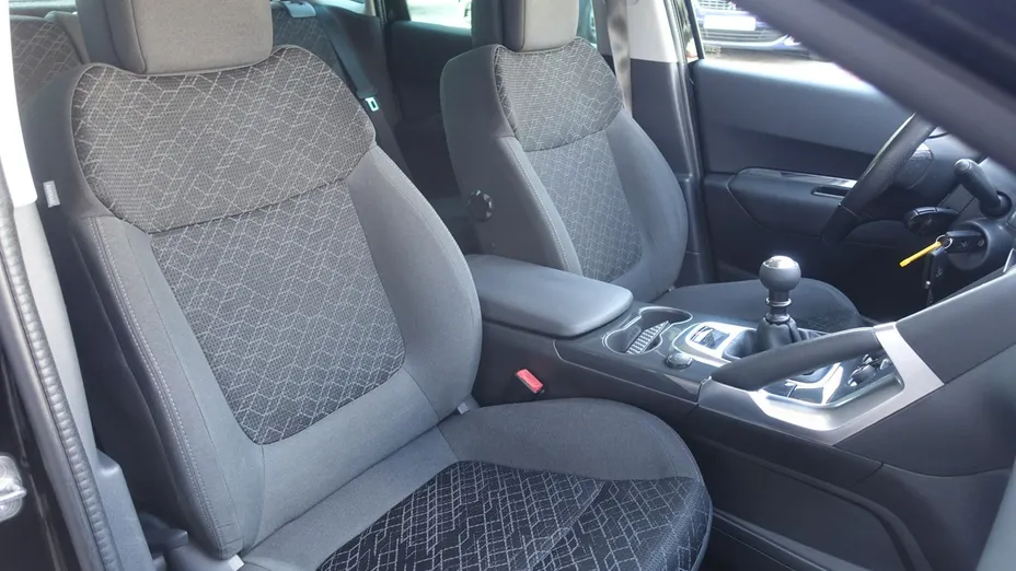 PEUGEOT 3008 -