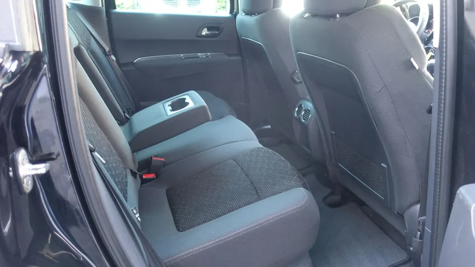PEUGEOT 3008 -