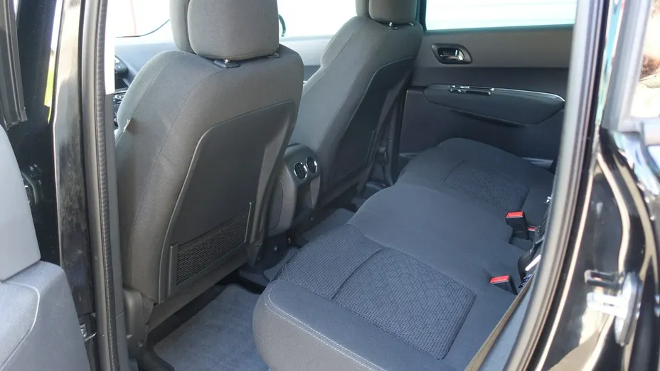 PEUGEOT 3008 -