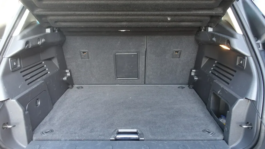 PEUGEOT 3008 -
