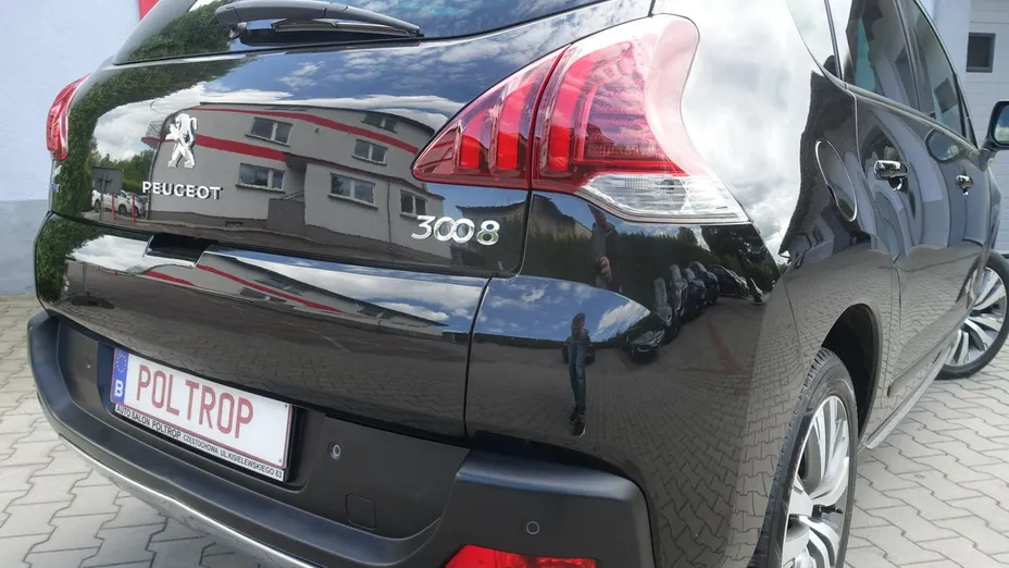 PEUGEOT 3008 -