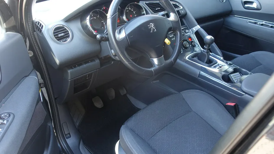 PEUGEOT 3008 -