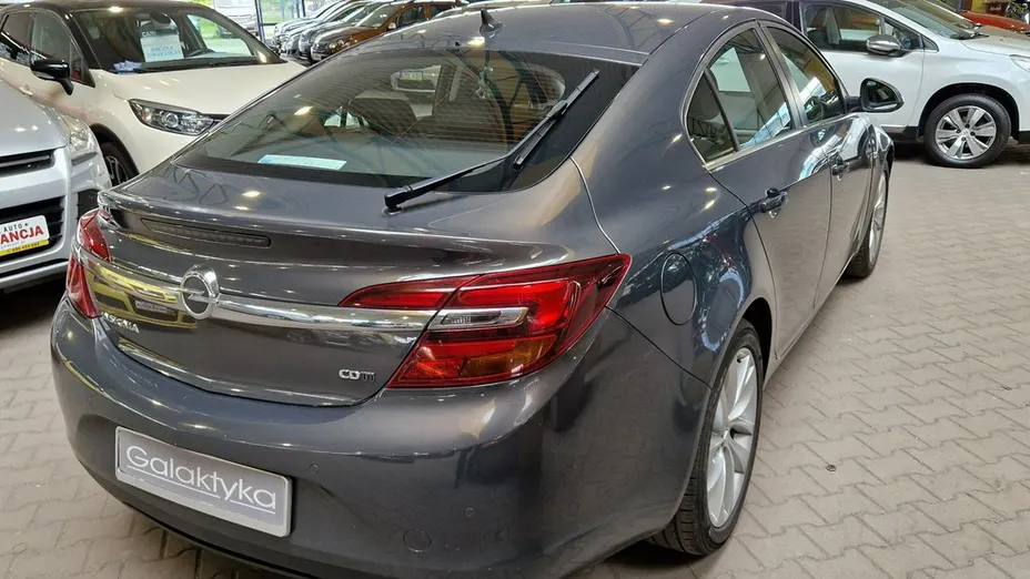 OPEL Insignia -
