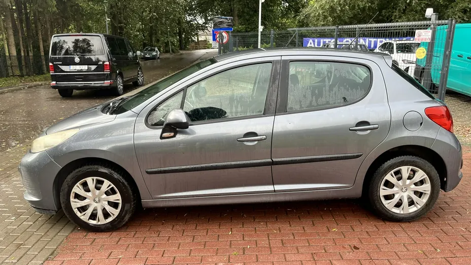 PEUGEOT 207 -