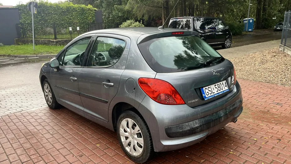 PEUGEOT 207 -