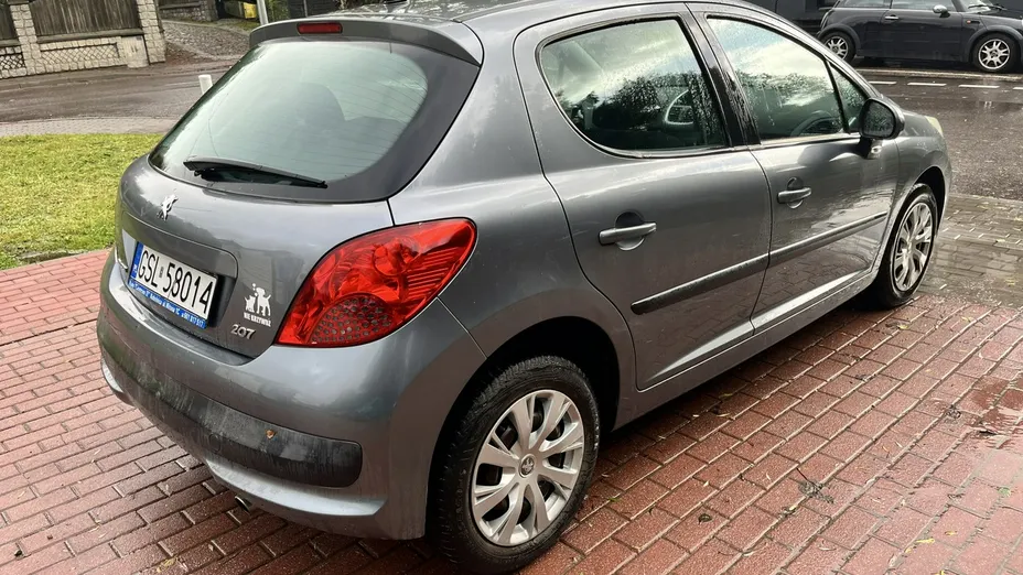 PEUGEOT 207 -
