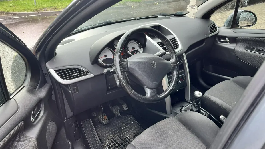 PEUGEOT 207 -
