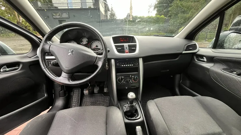 PEUGEOT 207 -