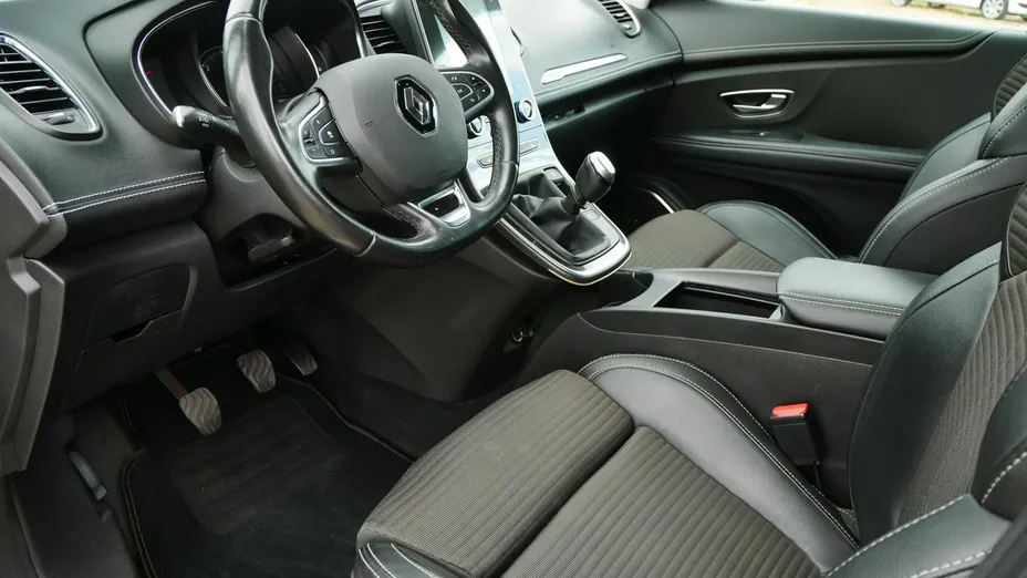 RENAULT Scenic -
