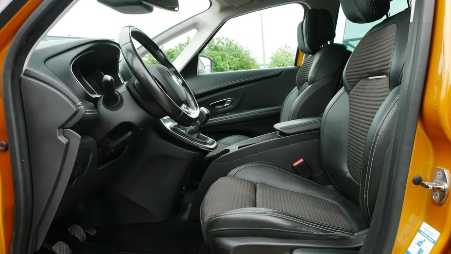 RENAULT Scenic -