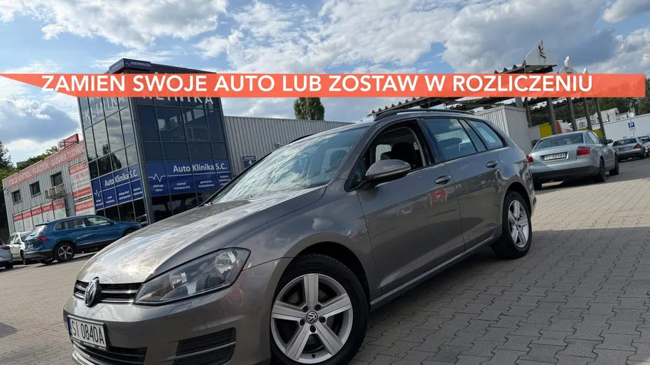 VOLKSWAGEN Golf -