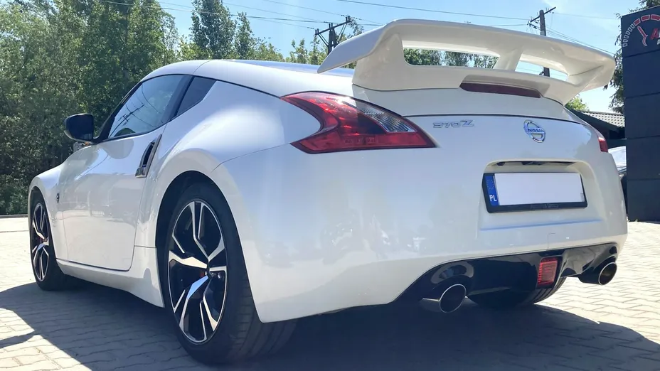 NISSAN 370 Z -