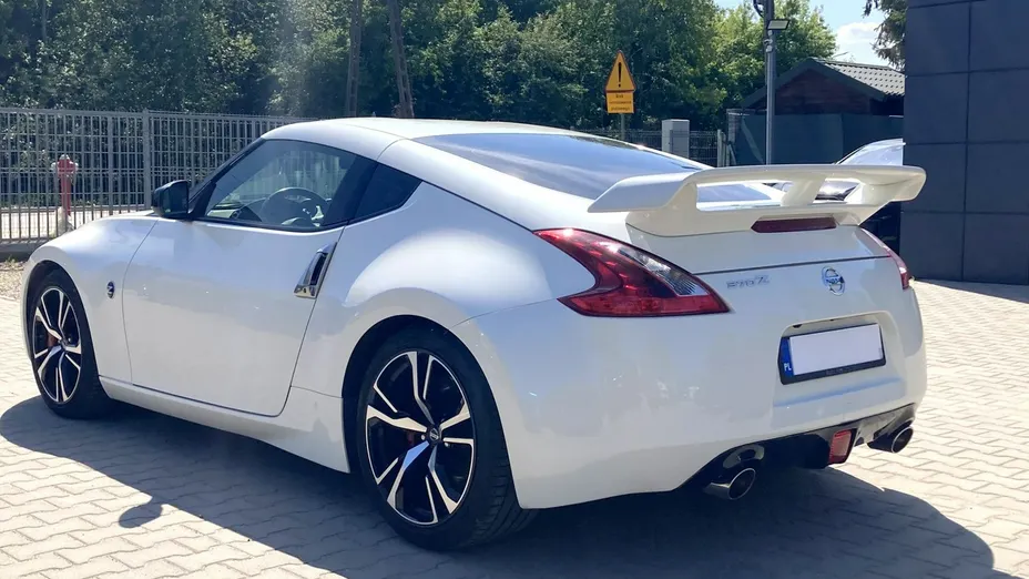 NISSAN 370 Z -