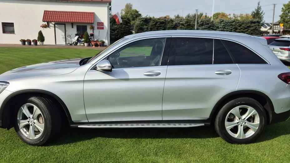 MERCEDES-BENZ GLC -