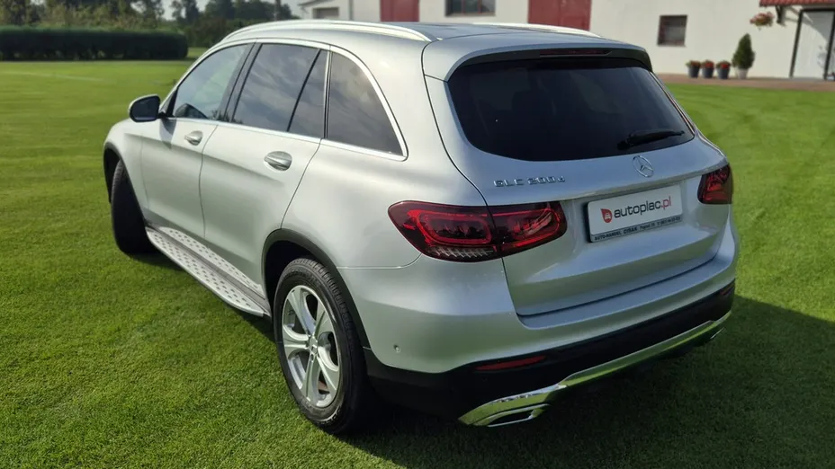 MERCEDES-BENZ GLC -