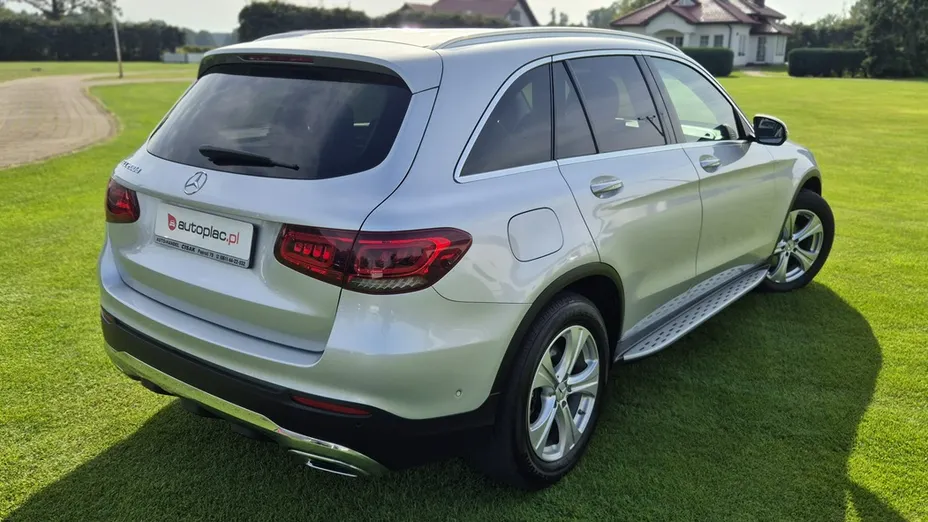 MERCEDES-BENZ GLC -