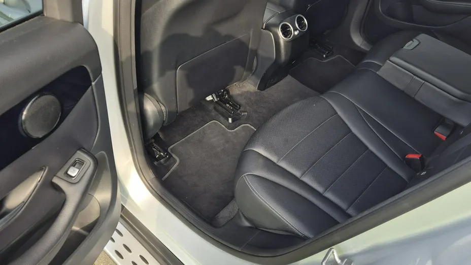 MERCEDES-BENZ GLC -