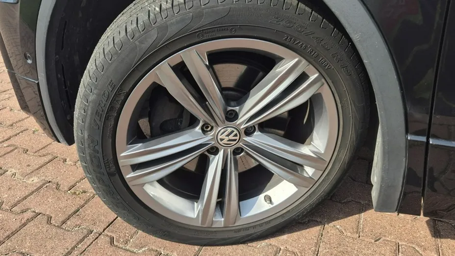 VOLKSWAGEN Tiguan Allspace -