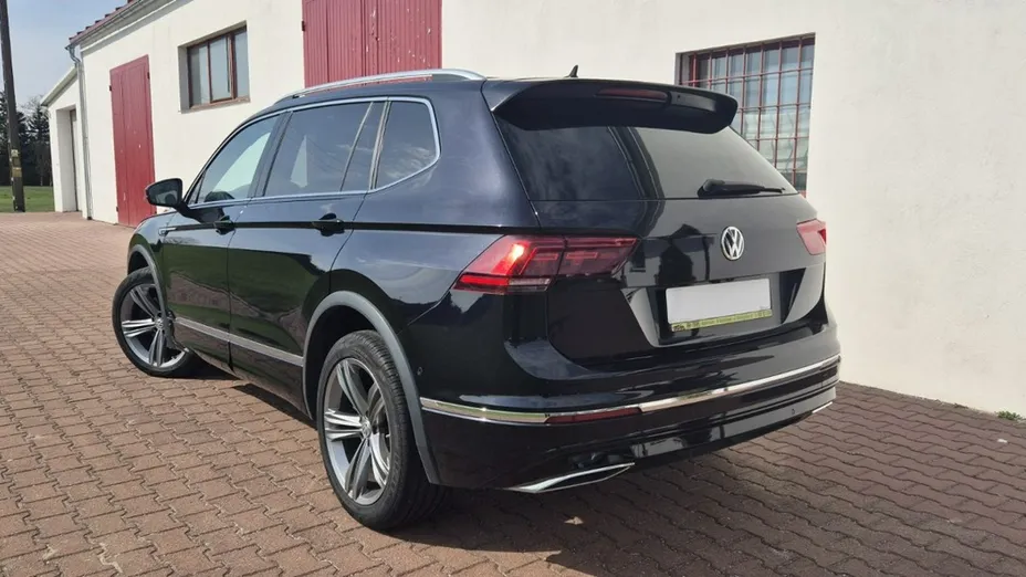 VOLKSWAGEN Tiguan Allspace -