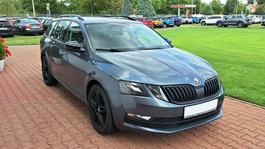SKODA Octavia -