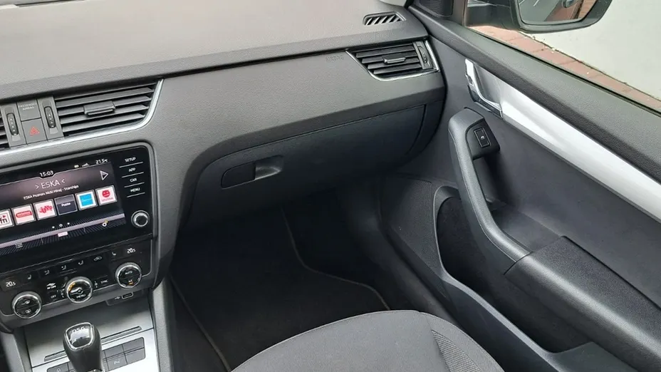 SKODA Octavia -