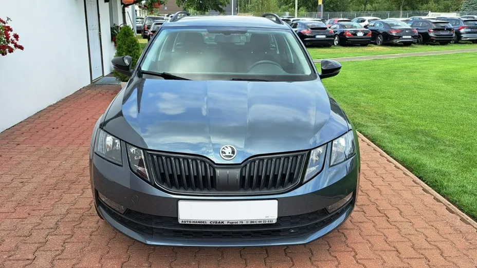 SKODA Octavia -