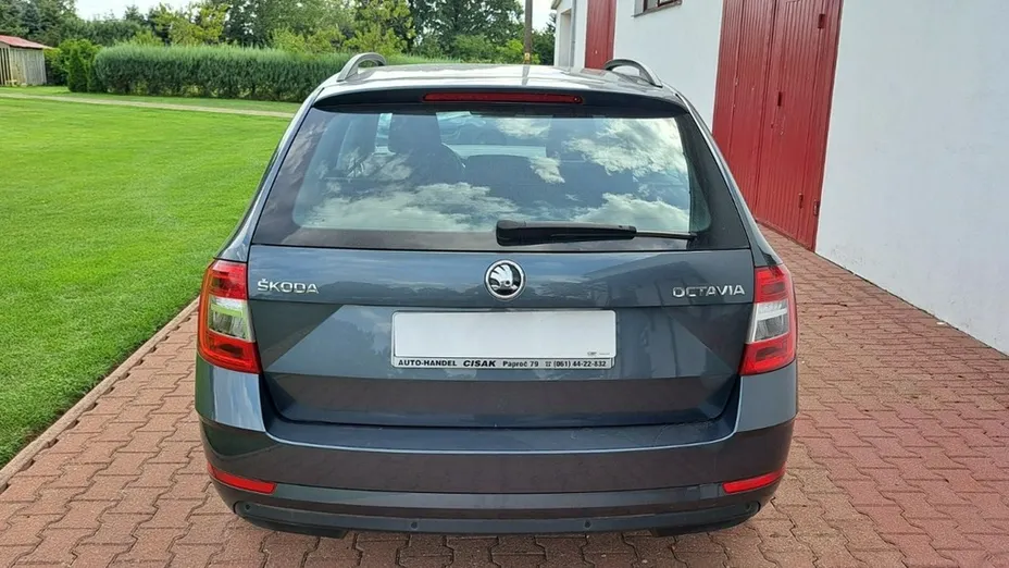 SKODA Octavia -