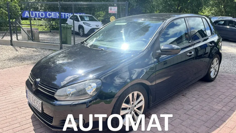 VOLKSWAGEN Golf -