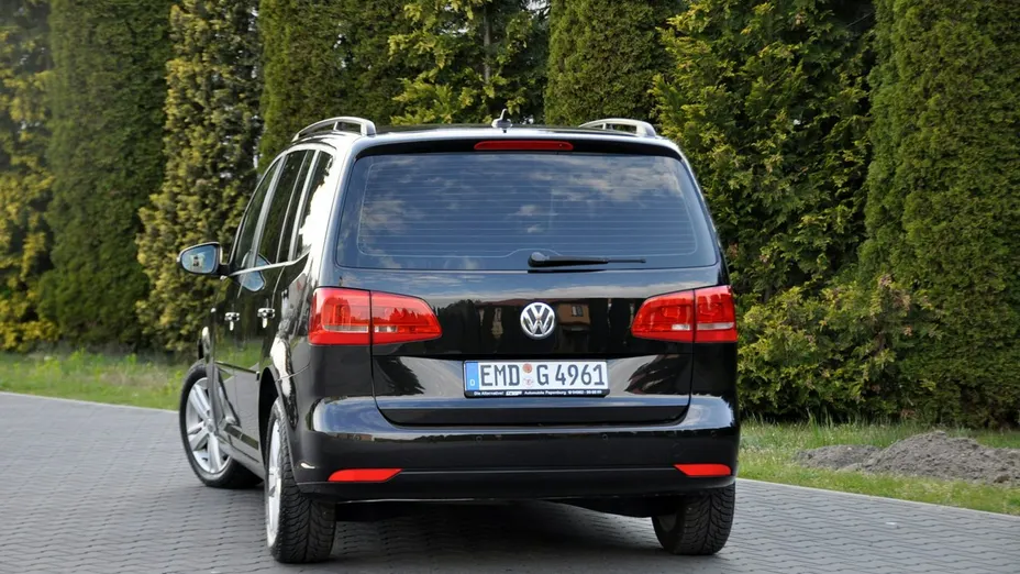 VOLKSWAGEN Touran -