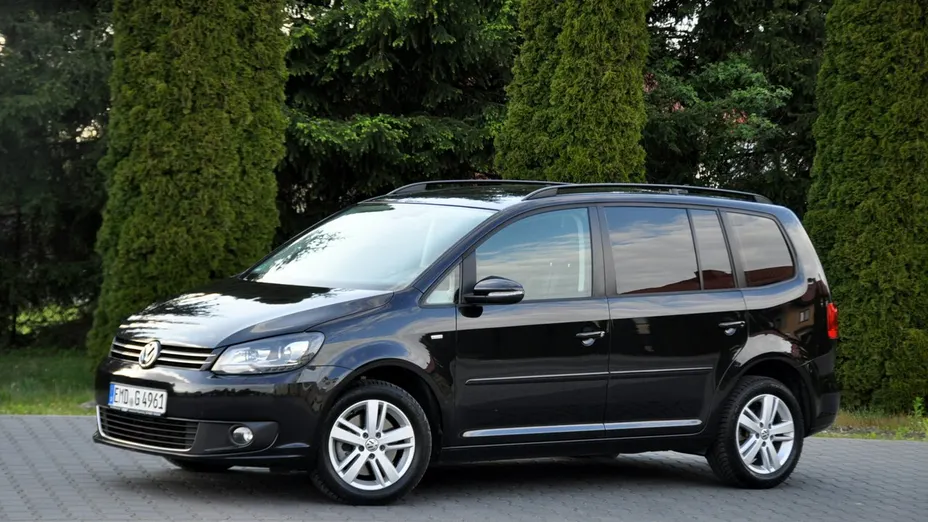 VOLKSWAGEN Touran -