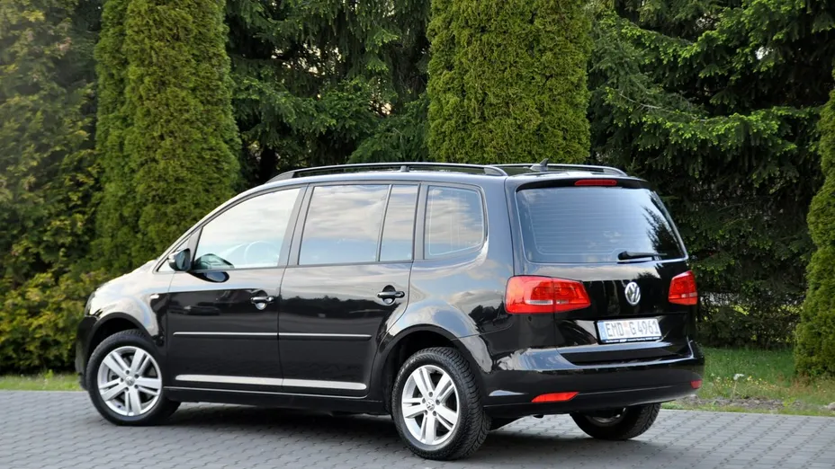 VOLKSWAGEN Touran -